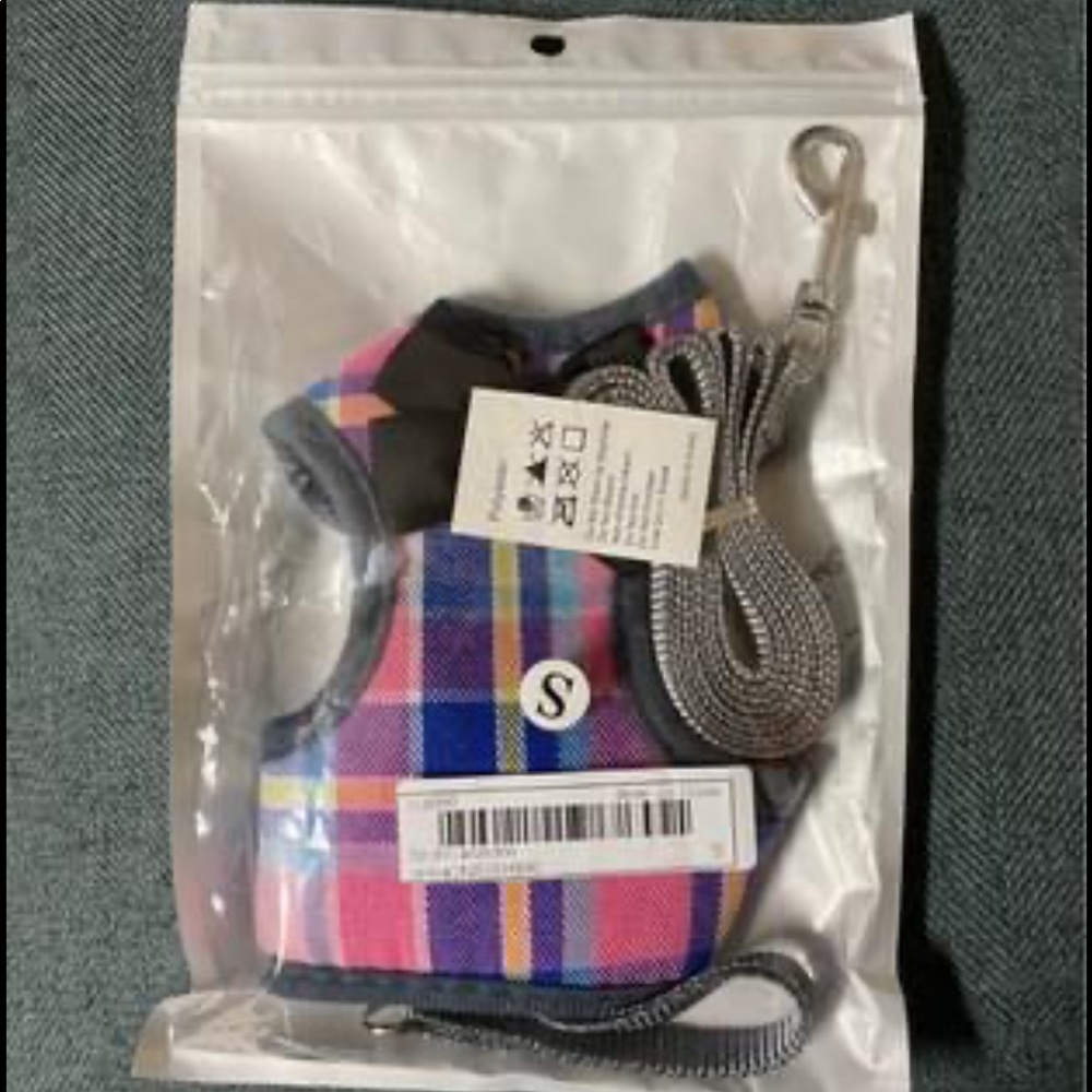 Brand new harness for dogs, includes leash